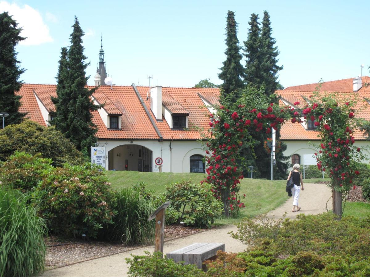 Hotel Floret Průhonice Exterior foto